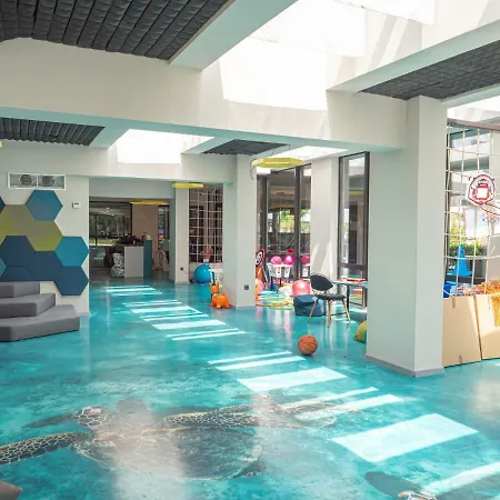 فندق Aqua Paradise & Aqua Park نيسيبار